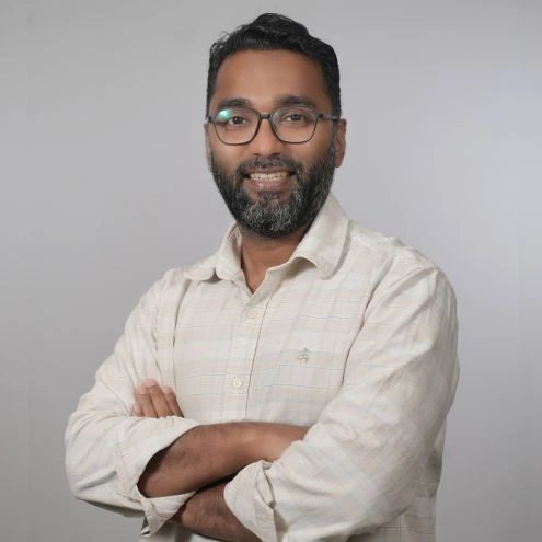 Image of DR. Abdul Shameer working at Abate Eye clinic in Kerala